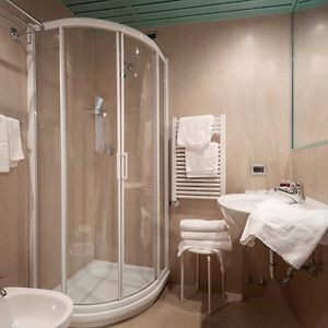 Large Double or Twin Room